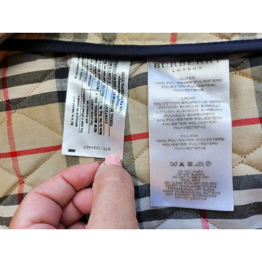 Burberry Ladies Quilted Fitted Black Jacket Sz Small - Picture 9 of 16